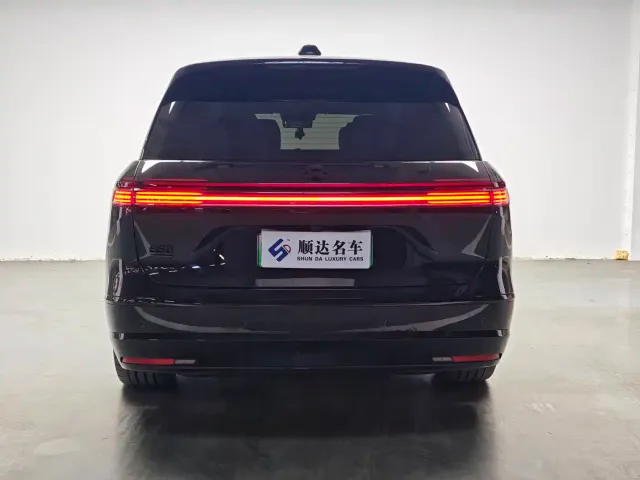 Nio ES8 — Фото автомобиля 3