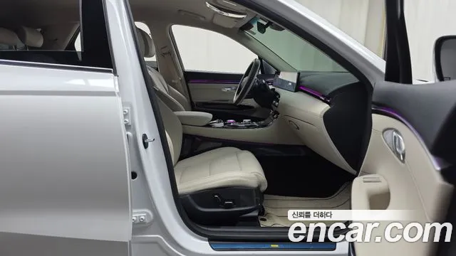 Genesis GV70 — Фото автомобиля 16