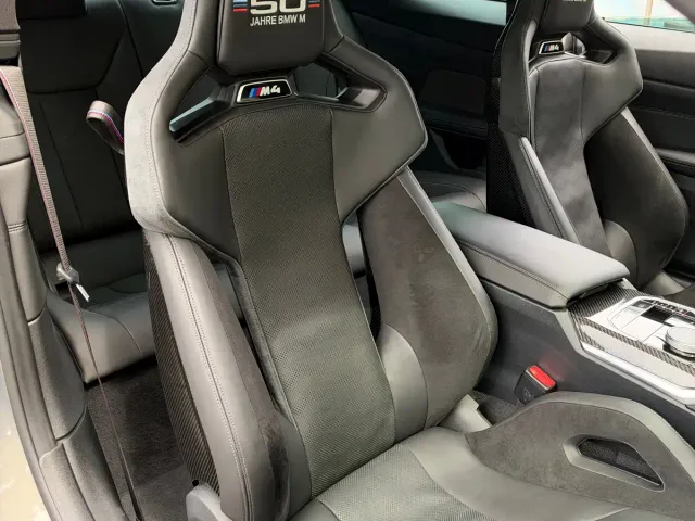 BMW M4 — Фото автомобиля 14