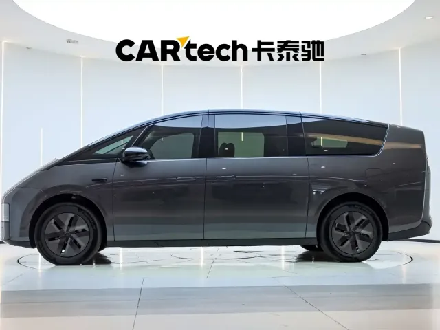 Li Auto MEGA — Фото автомобиля 10