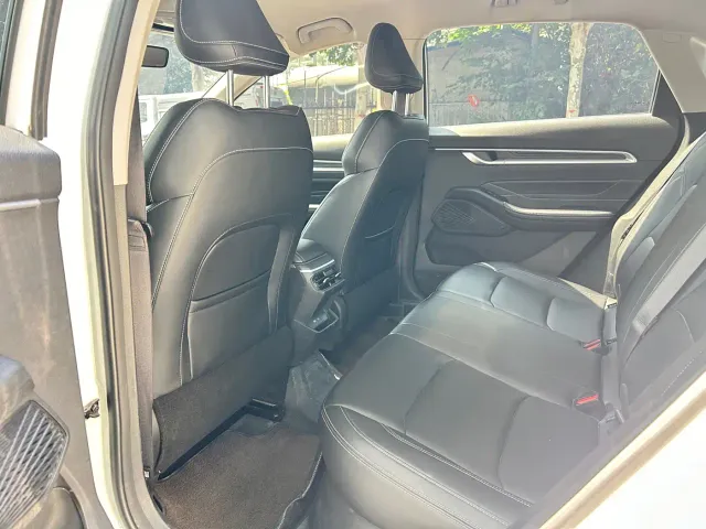 Geely Emgrand — Фото автомобиля 4