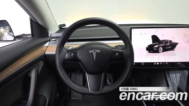 Tesla Model 3 — Фото автомобиля 19