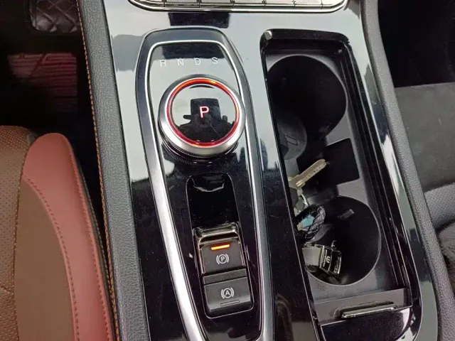 Skyworth Auto HT-i — Фото автомобиля 15