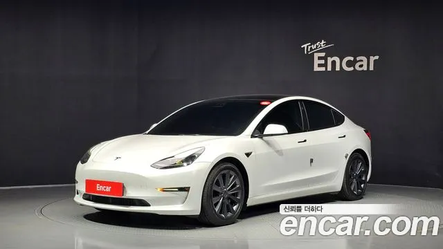 Фотография автомобиля — Tesla Model 3