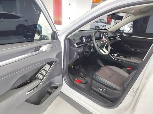 Haval H6 — Фото автомобиля 15