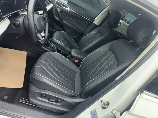 Volkswagen Tiguan L — Фото автомобиля 14