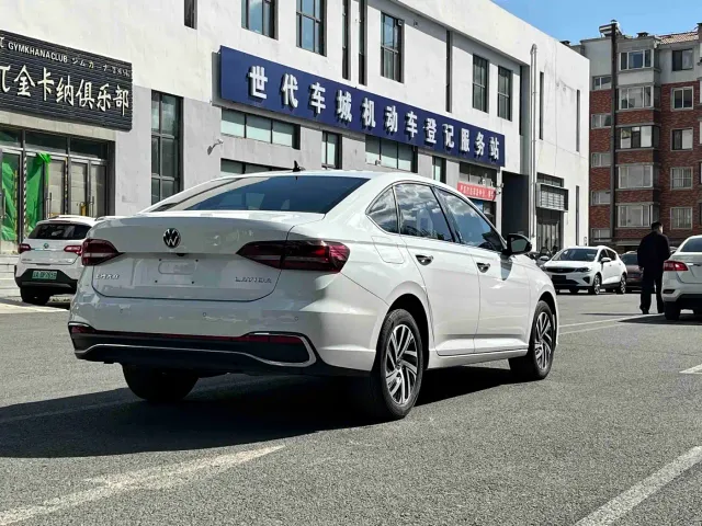 Volkswagen Lavida — Фото автомобиля 10