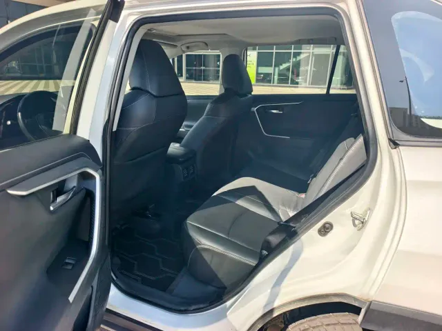 Toyota RAV4 — Фото автомобиля 5