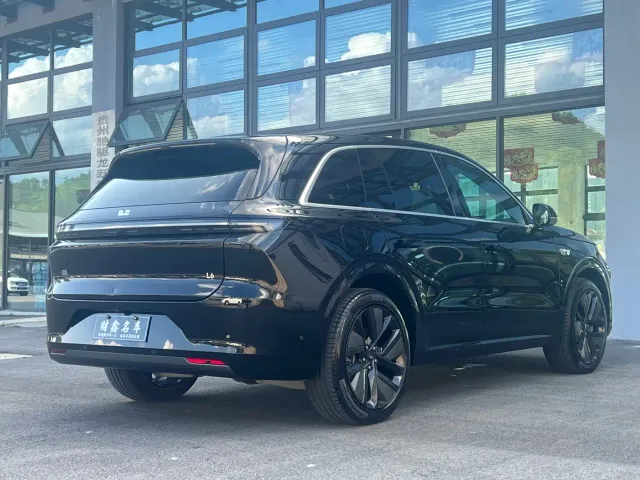 Li Auto L6 — Фото автомобиля 12