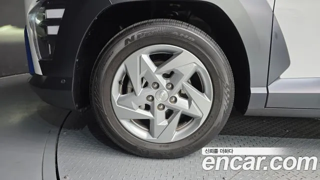 Hyundai Kona — Фото автомобиля 5