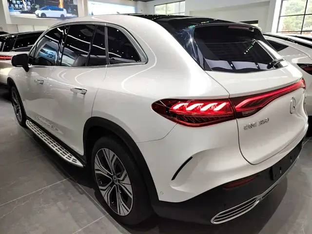 Mercedes-Benz Mercedes-Benz EQE SUV 2024 350 4MATIC Luxury Edition — Фото автомобиля 4