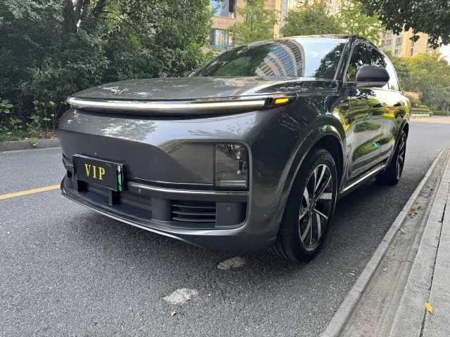 Фотография автомобиля — Li Auto L8