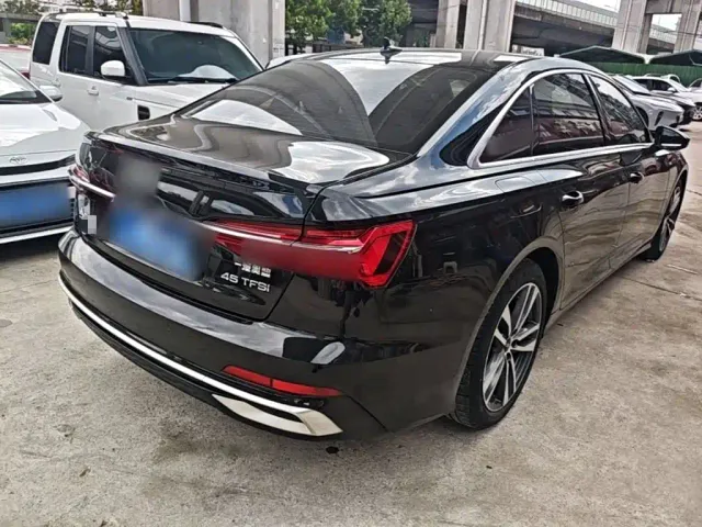 Audi A6L — Фото автомобиля 6