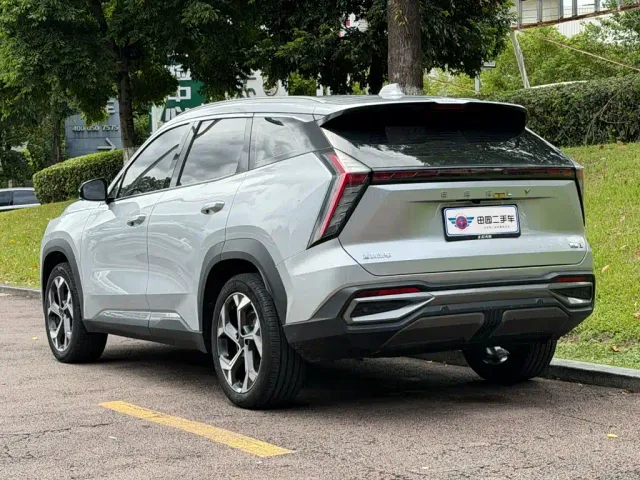 Geely Boyue L — Фото автомобиля 4