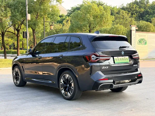 BMW iX3 — Фото автомобиля 6