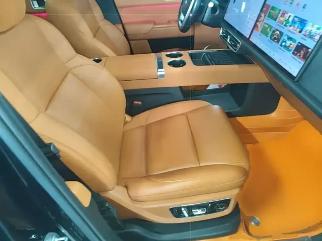 Li Auto L8 — Фото автомобиля 24