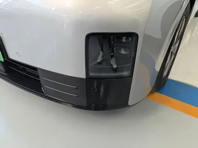 Li Auto MEGA — Фото автомобиля 23