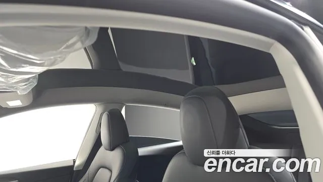 Tesla Model Y — Фото автомобиля 20