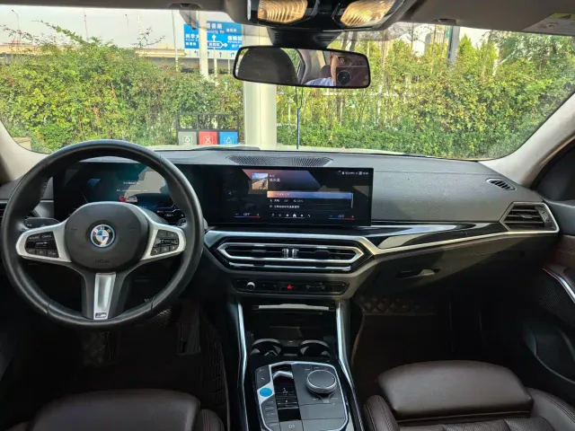 BMW i3 — Фото автомобиля 17