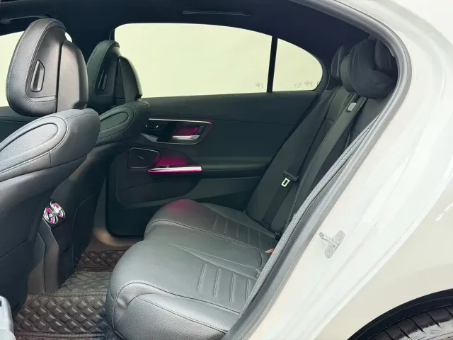 Mercedes-Benz C-Class — Фото автомобиля 12