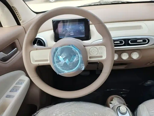 Wuling Hongguang Mini EV — Фото автомобиля 10