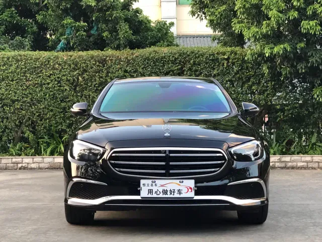 Mercedes-Benz E-Class — Фото автомобиля 2