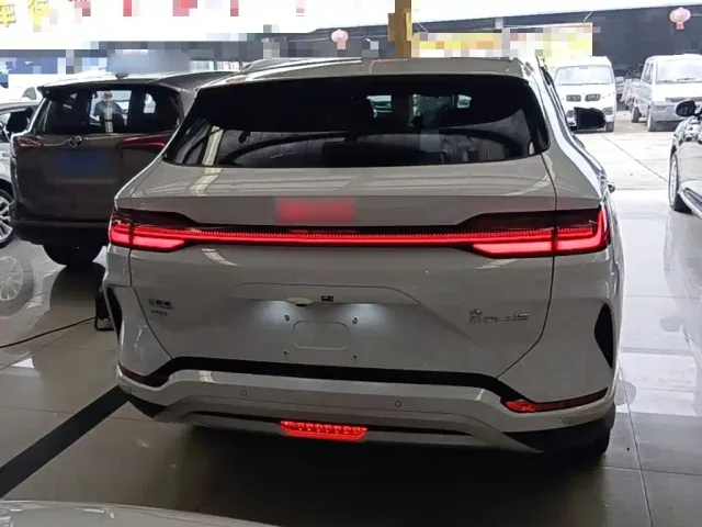 BYD Song PLUS — Фото автомобиля 5
