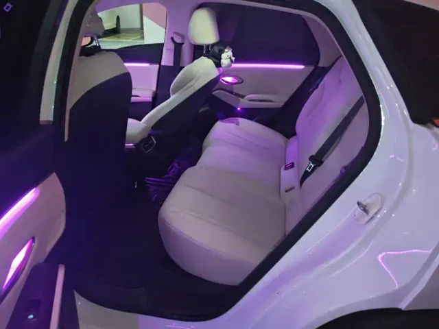 BYD Qin L — Фото автомобиля 11