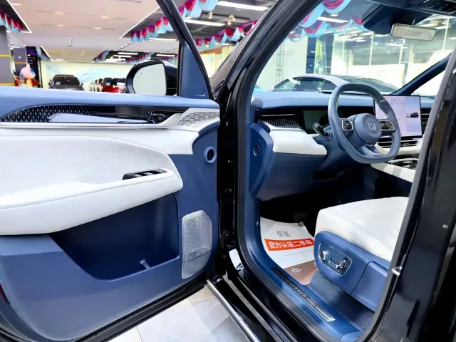 ZEEKR Zeekr 009 2024 6-seat Executive AWD 108kWh — Фото автомобиля 9