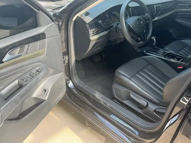 Volkswagen Passat — Фото автомобиля 12