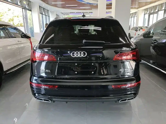 Audi Q5L — Фото автомобиля 5