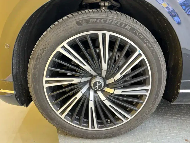 Xpeng G9 — Фото автомобиля 10