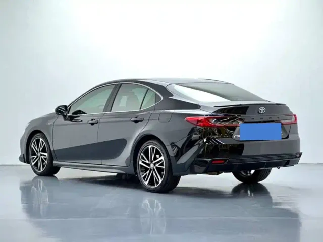 Toyota Camry — Фото автомобиля 4