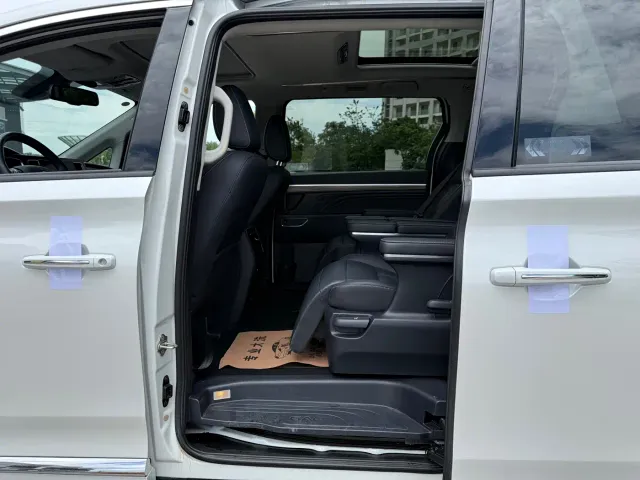 GAC Trumpchi M8 — Фото автомобиля 6