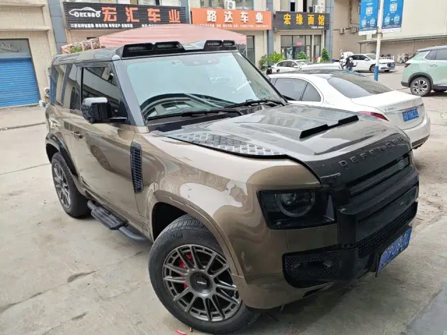 Land Rover Defender — Фото автомобиля 3