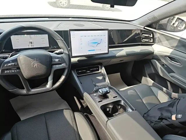 BYD Qin L — Фото автомобиля 12