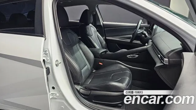 Hyundai Avante CN7 — Фото автомобиля 16