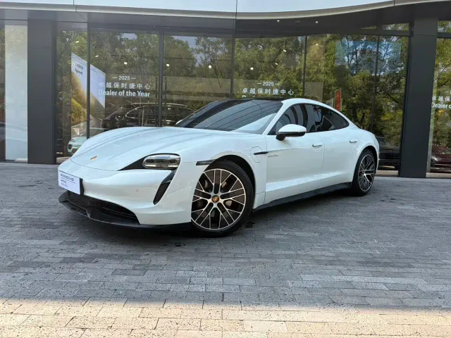 Фотография автомобиля — Porsche Taycan