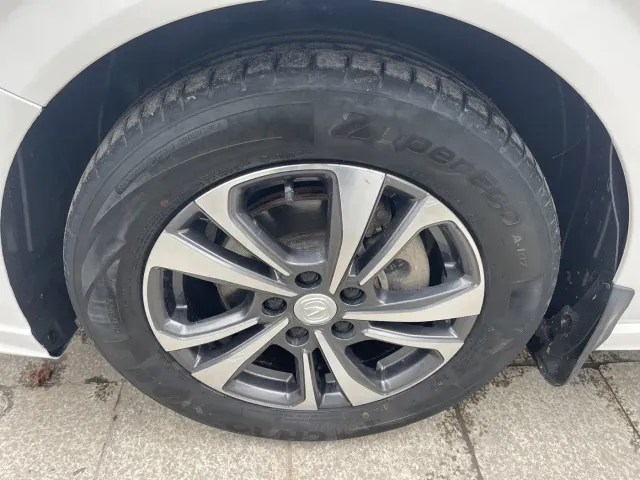 Changan Eado — Фото автомобиля 12