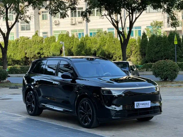 Aito M8 — Фото автомобиля 3