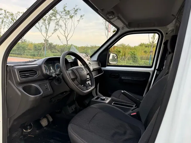 JAC Motors Blue Cat — Фото автомобиля 6