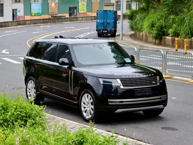 Land Rover Range Rover — Фото автомобиля 3