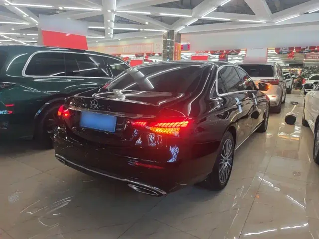 Mercedes-Benz E-Class — Фото автомобиля 6