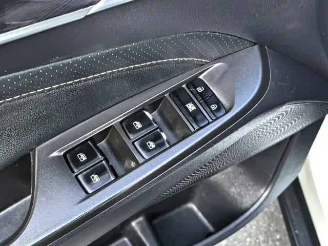 Maxus EUNIQ 5 — Фото автомобиля 19