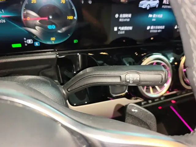 Mercedes-Benz EQA — Фото автомобиля 9
