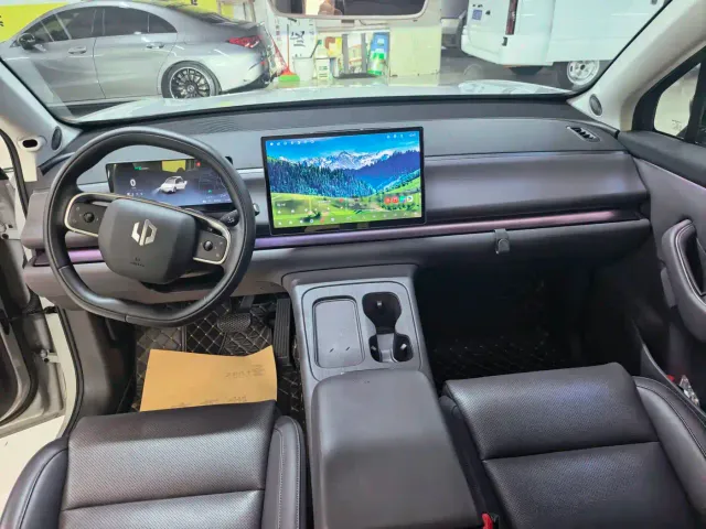 Leapmotor C10 — Фото автомобиля 6