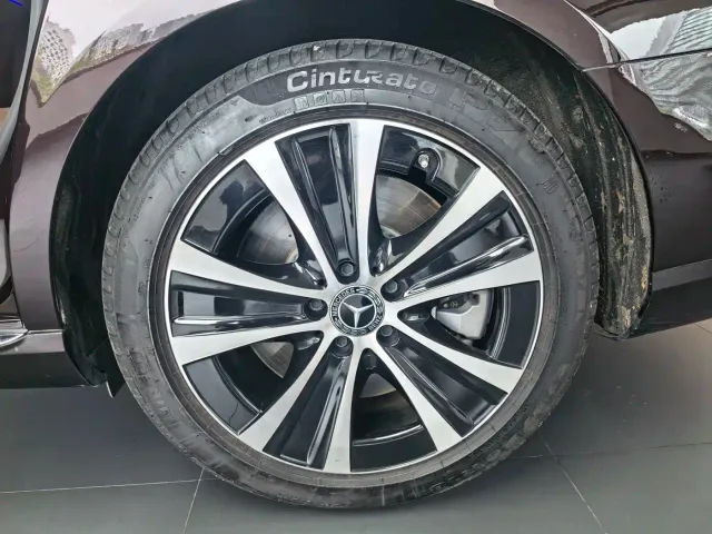 Mercedes-Benz E-Class — Фото автомобиля 9