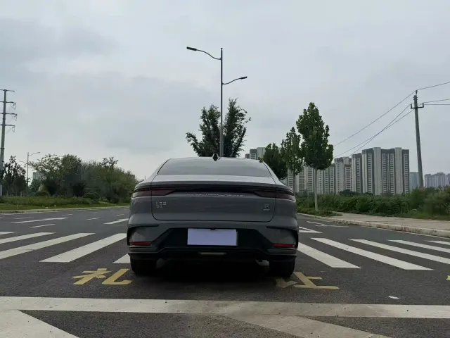 BYD Han — Фото автомобиля 9