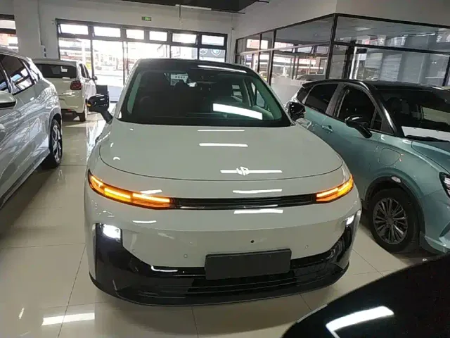 Leapmotor B10 — Фото автомобиля 2