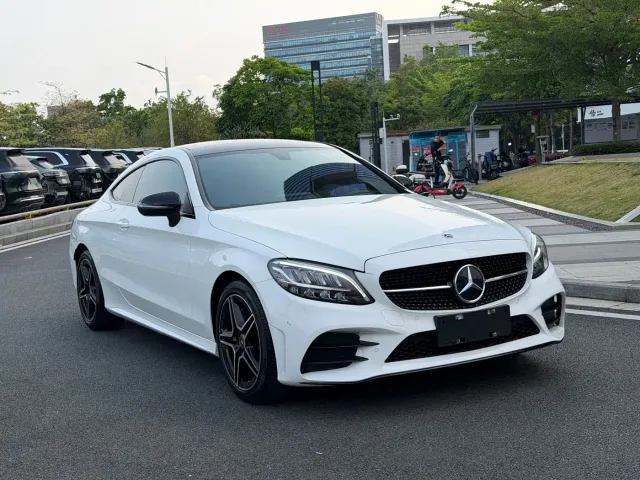 Mercedes-Benz C-Class — Фото автомобиля 3